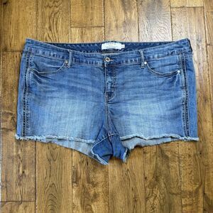 Torrid Denim Shorts High Rise Cut Off Med Wash Womens Plus Size 22 Stretch